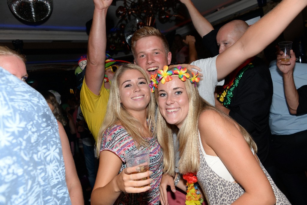 ../Images/Kroegentocht Zomercarnaval Noordwijkerhout 097.jpg